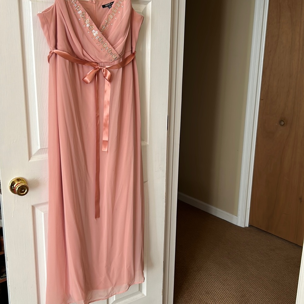 Beautiful chiffon dress , worn once size 20W